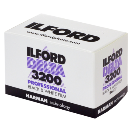 ILFORD DELTA 3200 ISO 135-36 POSES